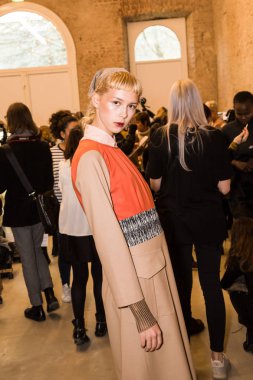 Backstage muhteşem modeli Cividini gösterisi