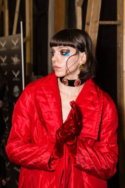 Backstage muhteşem modeli