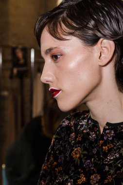 Backstage muhteşem modeli