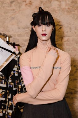 Backstage muhteşem modeli