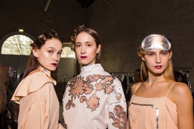 Backstage muhteşem modeller