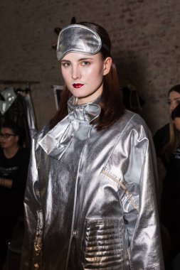 Backstage muhteşem modeli