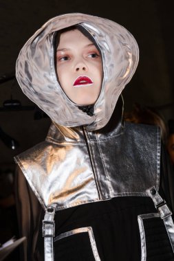 Backstage muhteşem modeli