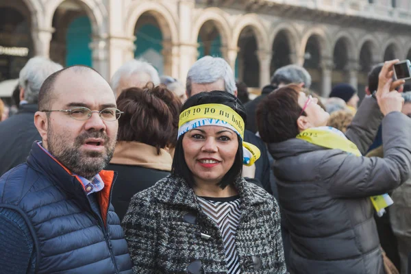 Προσκυνητές Καλώς ο Πάπας Φραγκίσκος — Φωτογραφία Αρχείου