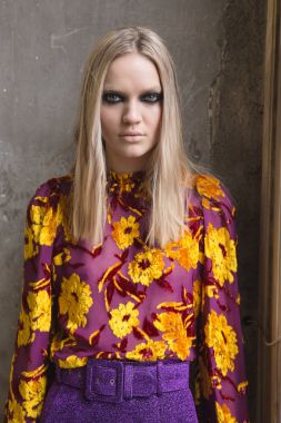 Backstage muhteşem modeli