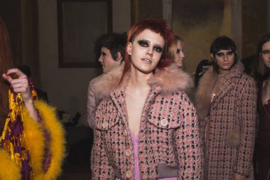 Backstage muhteşem modeli