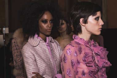 Backstage muhteşem modeller