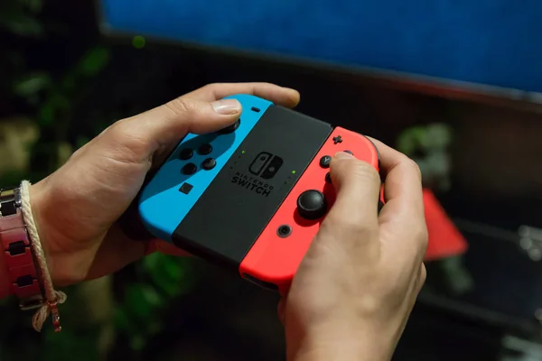 De nieuwe Nintendo Switch op Fuorisalone 2017 — Stockfoto