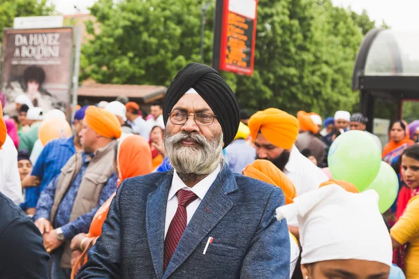 Vaisakhi geçit törenine katılan Sihler — Stok fotoğraf