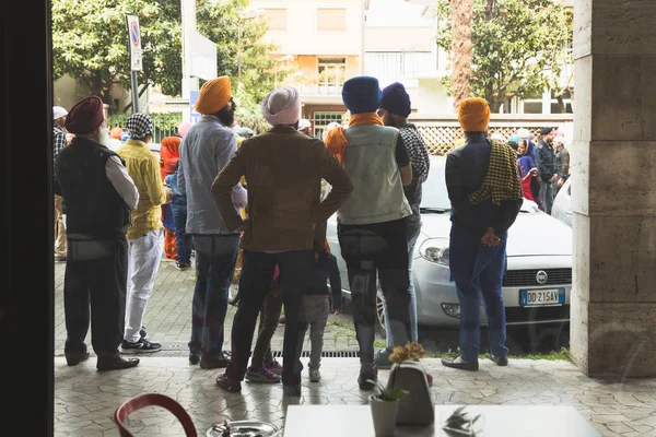 Vaisakhi geçit törenine katılan Sihler — Stok fotoğraf