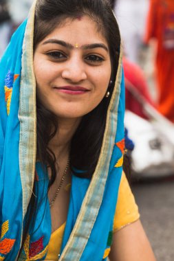 Sih kadın Vaisakhi geçit törenine katılan