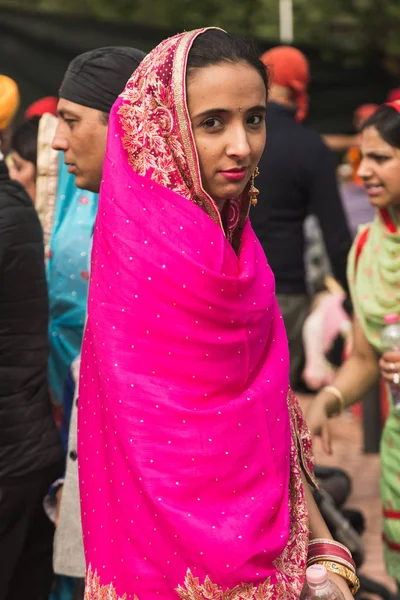 Sikh Frau, die an der vaisakhi Parade teilnimmt — Stockfoto