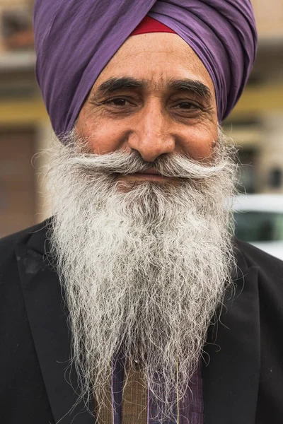 Homem sikh participando do desfile de Vaisakhi — Fotografia de Stock