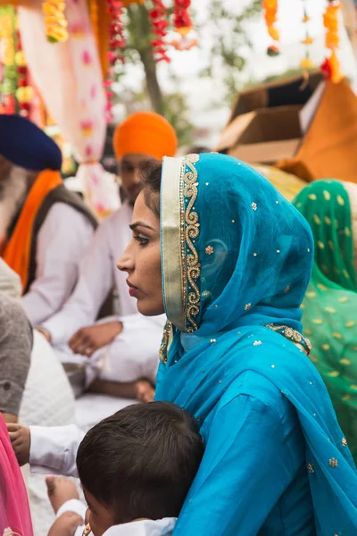 Sikhs, die an der vaisakhi Parade teilnehmen — Stockfoto