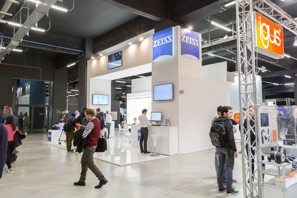 İnsanlar teknoloji Hub, Milano, İtalya ziyaret