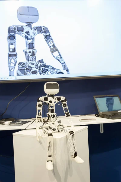 Robot w technologii Hub w Mediolan, Włochy — Zdjęcie stockowe