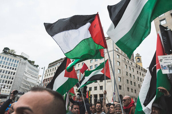 Pro-Palestinian demonstrators contest the Jewish Brigade