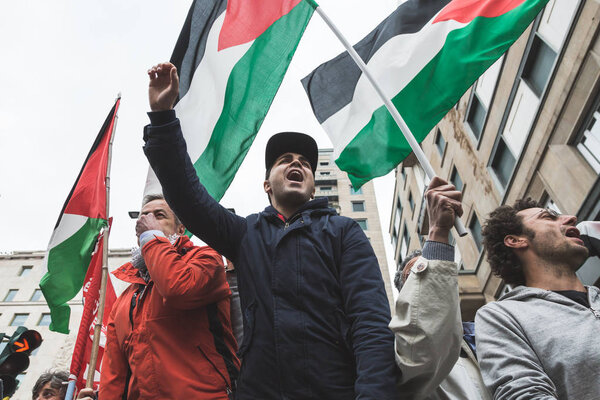 Pro-Palestinian demonstrators contest the Jewish Brigade