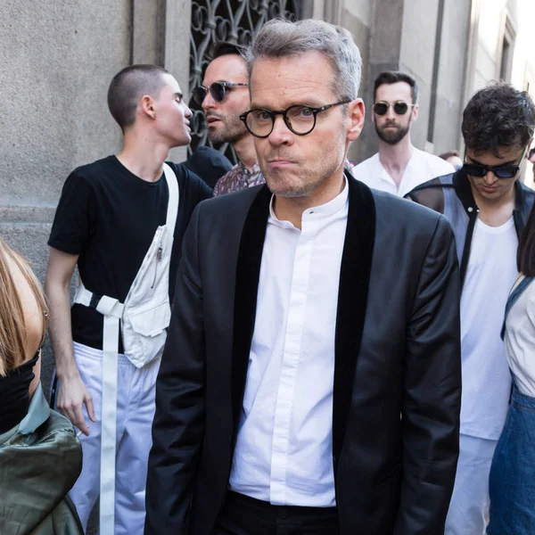 Fashionable man at Milan Men's Fashion Week — Stock Photo, Image