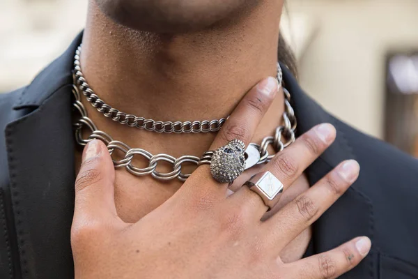 Détail d'un homme à la mode à la Fashion Week de Milan — Photo