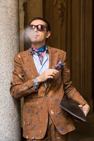 Fashionable man at Milan Men's Fashion Week — Stock Photo, Image