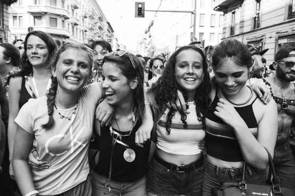 İnsanlara gurur geçit 2017, Milano, İtalya — Stok fotoğraf