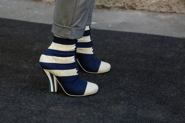 在米兰妇女时装周鞋子的细节 — 图库照片
