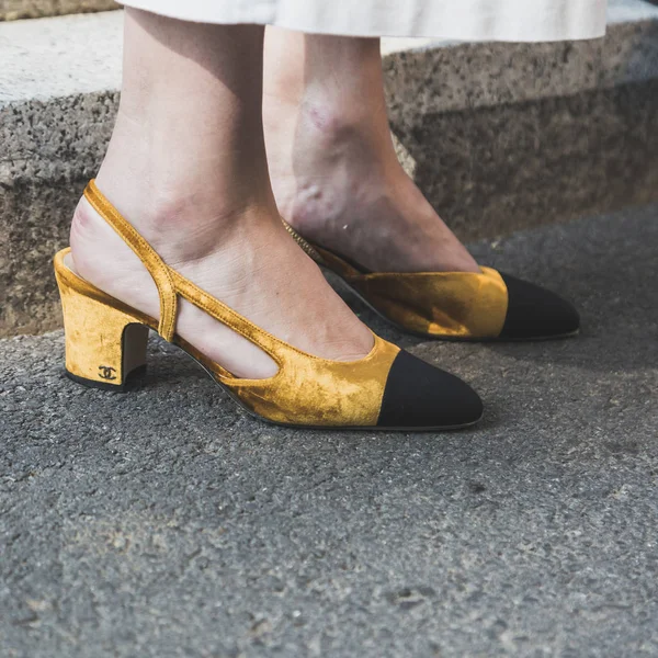 Detalhe de sapatos na Milan Women 's Fashion Week — Fotografia de Stock