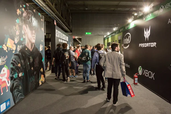 People at Games Week 2017 in Milan, Italy — Stock Photo, Image