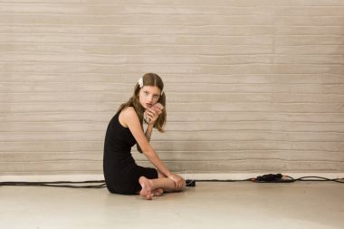 Muhteşem model backstage içinde poz