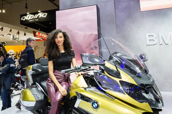 Model posing at EICMA 2017 in Milan, Italy — Stock Photo, Image