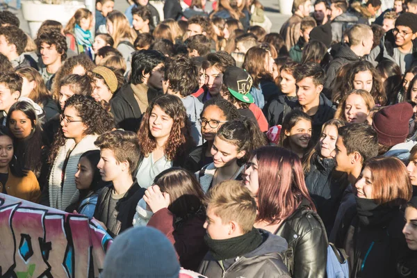 Studentów protestujących na ulicach miasta — Zdjęcie stockowe