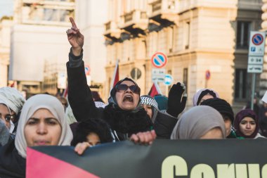 İsrail'in Jerusalem başkenti karşı protesto insanlar