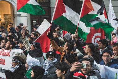 İsrail'in Jerusalem başkenti karşı protesto insanlar