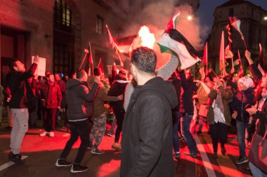 İsrail'in Jerusalem başkenti karşı protesto insanlar
