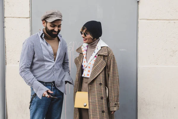 Fashionable couple posing at Milan Men's Fashion Week — Stock Photo, Image