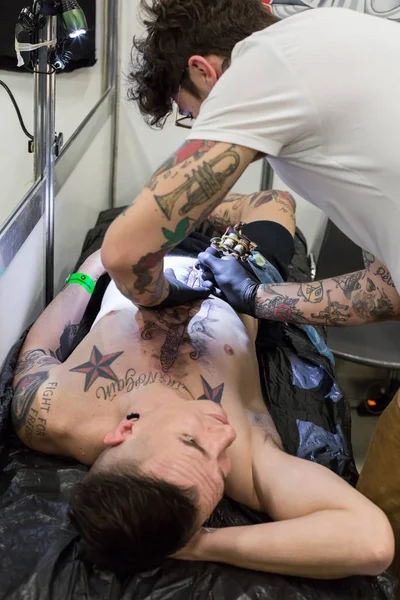 Tattoer på Milano Tattoo Convention 2018, Italien — Stockfoto