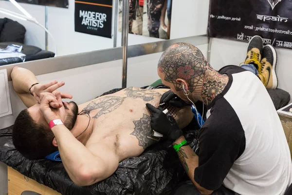 Tattoer 在米兰纹身大会 2018, 意大利 — 图库照片