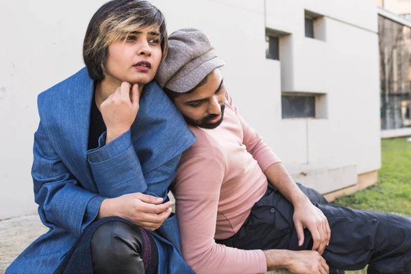 Indian couple posing in an urban context — Stock Photo, Image