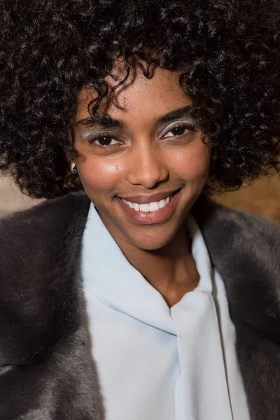 Gorgeous model posing in the backstage — Stock Photo, Image