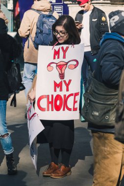 Öğrenciler uluslararası Wome'nın günü kutlama 