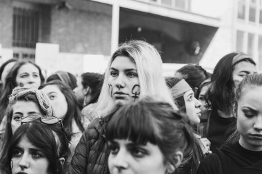 Öğrenciler uluslararası Wome'nın günü kutlama 