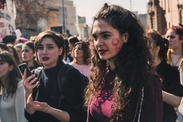 Studenten vieren dag van de internationale vrou van — Stockfoto