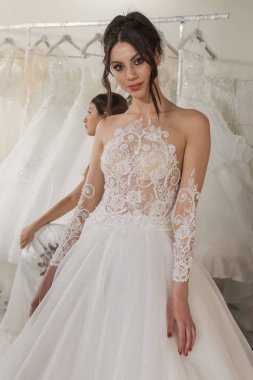 Model poz, Si Sposaitalia 2018, Milano, İtalya