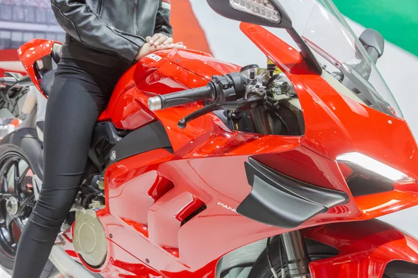 Motorcykel disponibel på Eicma 2019 i Milano, Italien — Stockfoto
