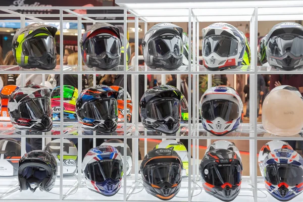 Milano, İtalya 'da Eicma 2019' da kasklar hoşnutsuzlukla karşılandı