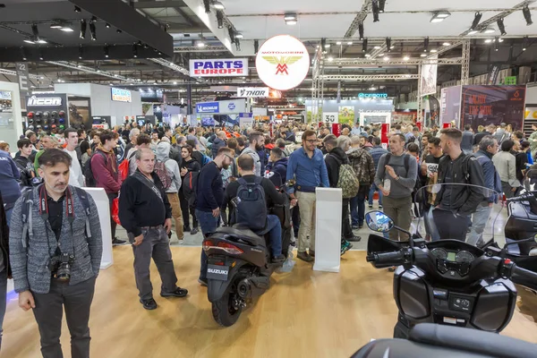 Eicma 2019 'u ziyaret edenler Milano, İtalya — Stok fotoğraf