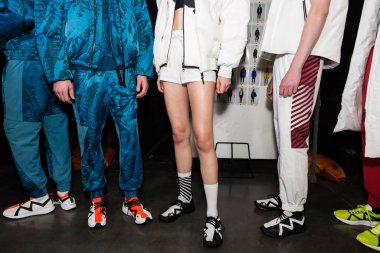 Milan Erkekler Moda Haftası 'nda kuliste mankenler