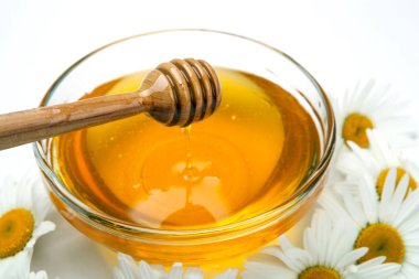 Natürmort taze bal ve çiçekler