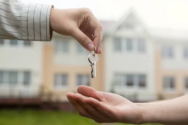 Metapher der Immobiliendienstleistungen im neuen Wohnungsbau — Stockfoto